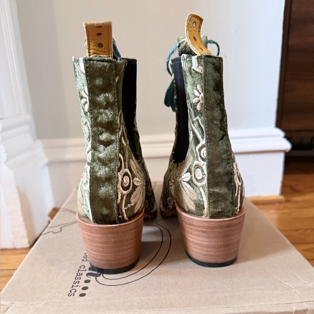 Pskaufman Embroidered Olive Green Velvet Chelsea Ankle Boots - Picture 4 of 9